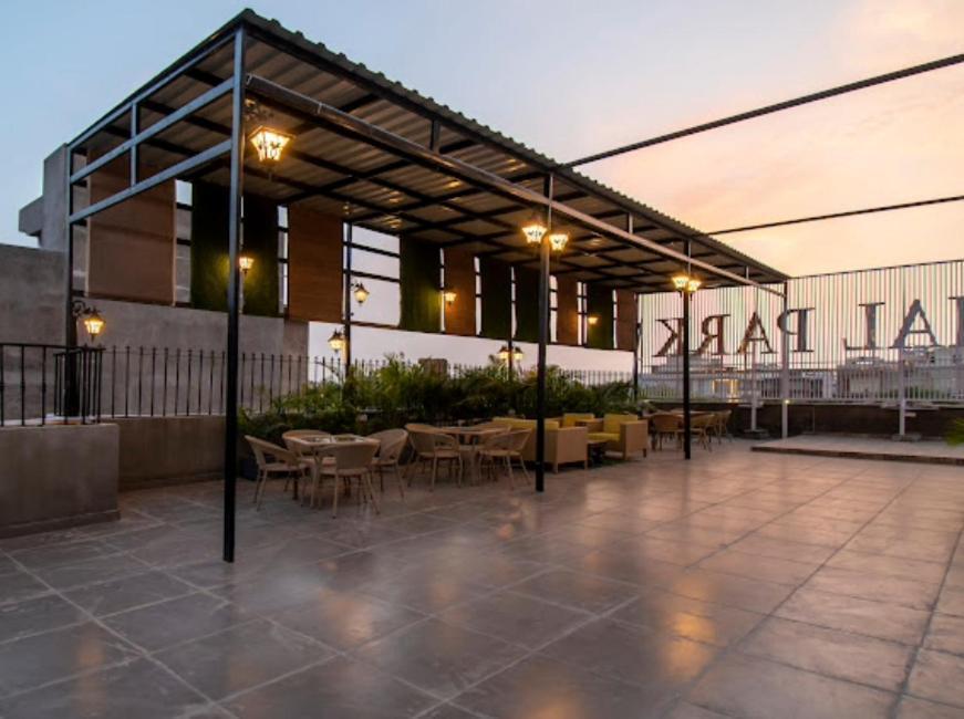 Hotel Imperial Park Sector 45 غورغاون المظهر الخارجي الصورة