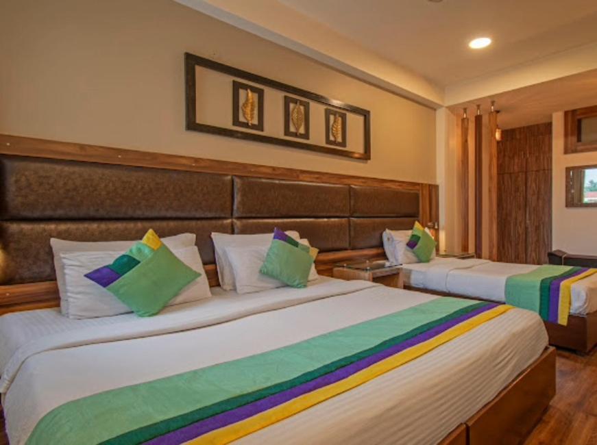 Hotel Imperial Park Sector 45 غورغاون المظهر الخارجي الصورة