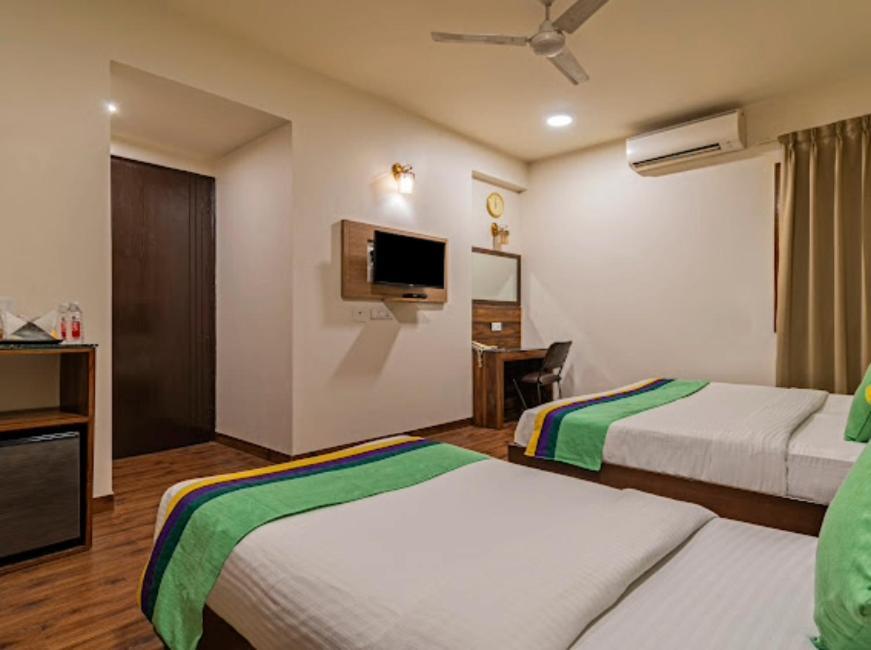 Hotel Imperial Park Sector 45 غورغاون المظهر الخارجي الصورة
