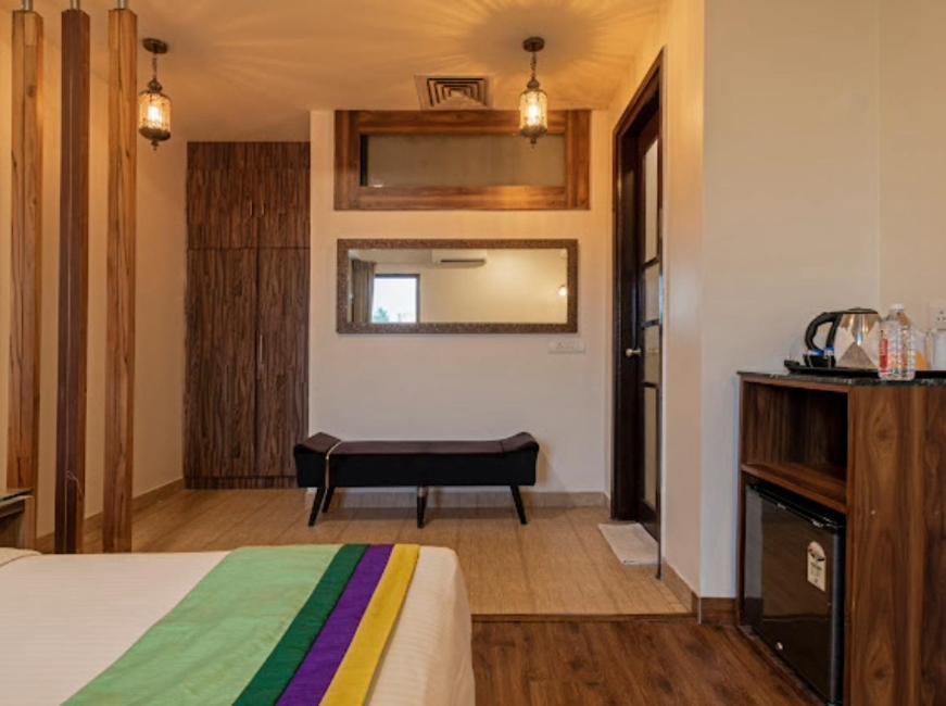 Hotel Imperial Park Sector 45 غورغاون المظهر الخارجي الصورة