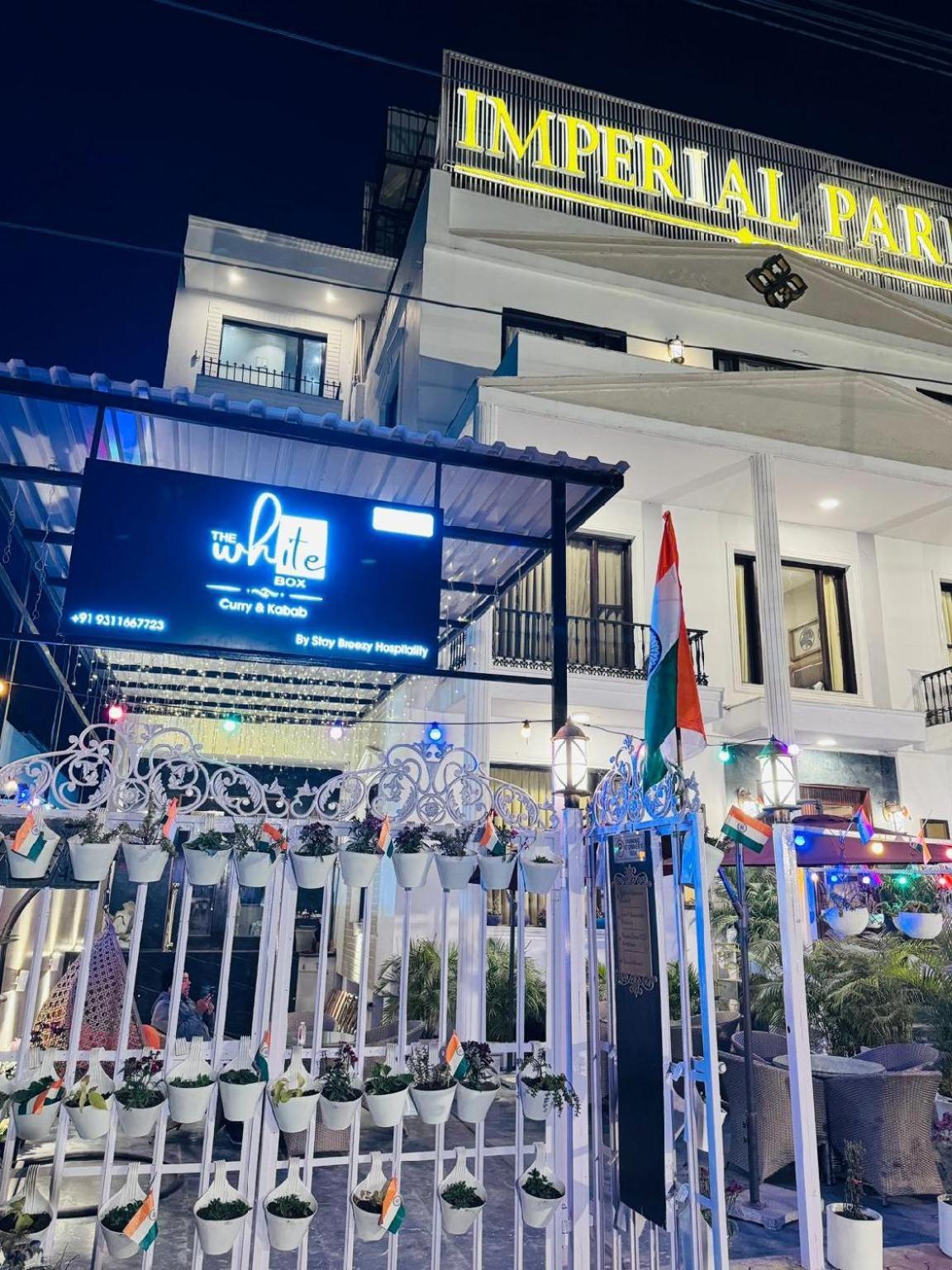 Hotel Imperial Park Sector 45 غورغاون المظهر الخارجي الصورة